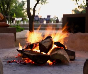 Big 5 Game reserve Gauteng - Golden Impalas resort, evening fire