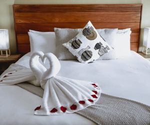 Big 5 Game reserve in Gauteng - Gallery, Suites, bedroom