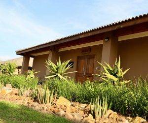 Big 5 Game reserve near Pretoria - Gallery, Suites, outside