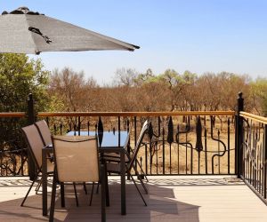 Game reserve in Gauteng - restaurant terrasse